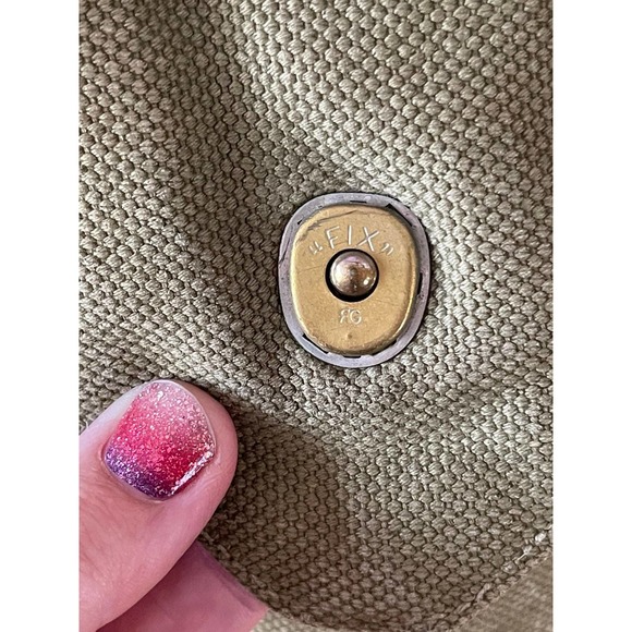 Antique World War military gas mask bag - Picture 6 of 12